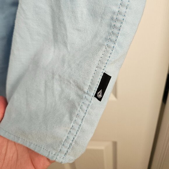 Volcom Men's XXL Light Blue Cotton Button Up Shirt Short Sleeve Modern Fit - Picture 6 of 12